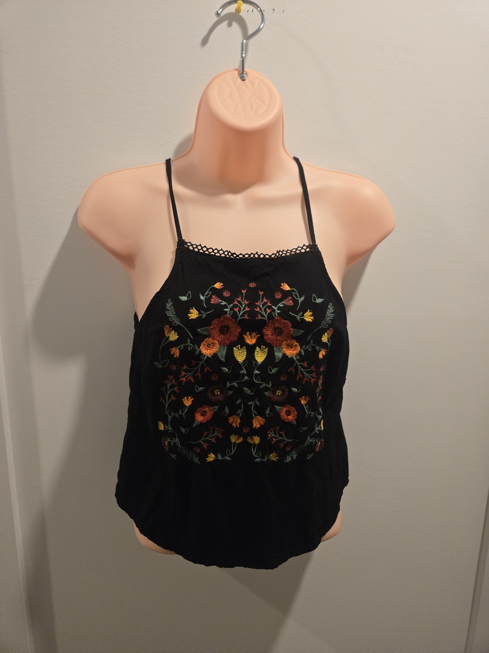 twik Black Floral Embroidered Spaghetti Strap Camisole